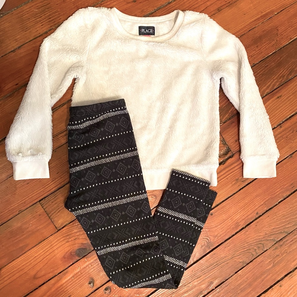 Fuzzy Fur Sweater with Black Matching Patterned Leggings Size 7/8 Kids